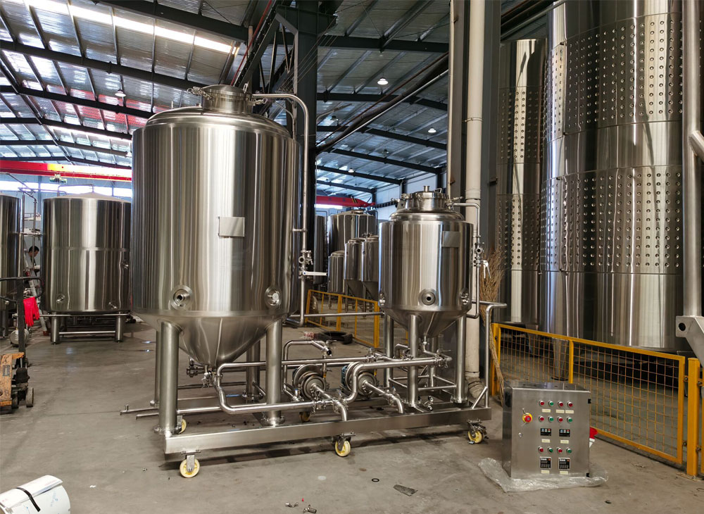 stainless steel fermenter,breweries, brewhouses, brew houses, brewery house, brewing house,microbrewery, microbreweries, brewery supplies, brewing supplies, beer dispenser, brewing kettles, Beer Crowler, brewery equipment, brew equipment,beer machines, beer machinery, conical fermenters, conical fermentor, brew hause, beer making supplies, plant beer